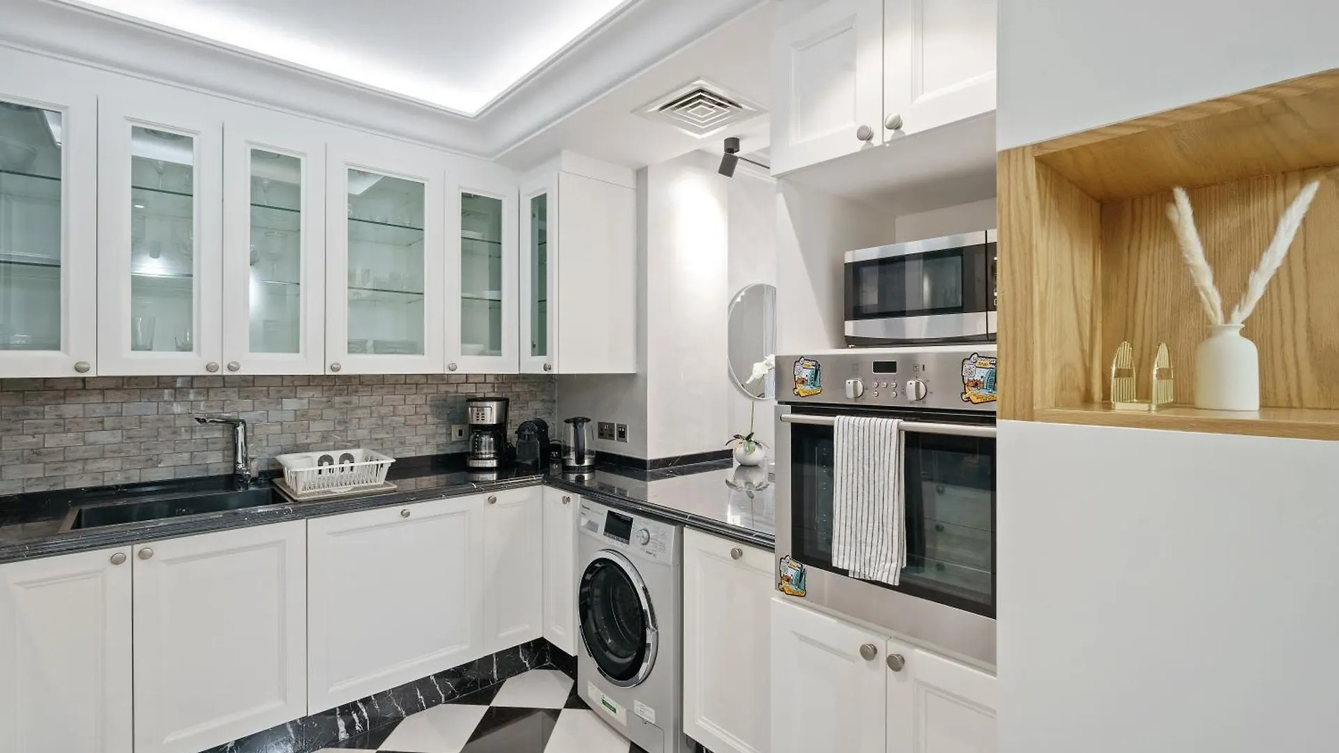 Serene 1Br In Zanzebeel 1 With Burj Khalifa View Dubai